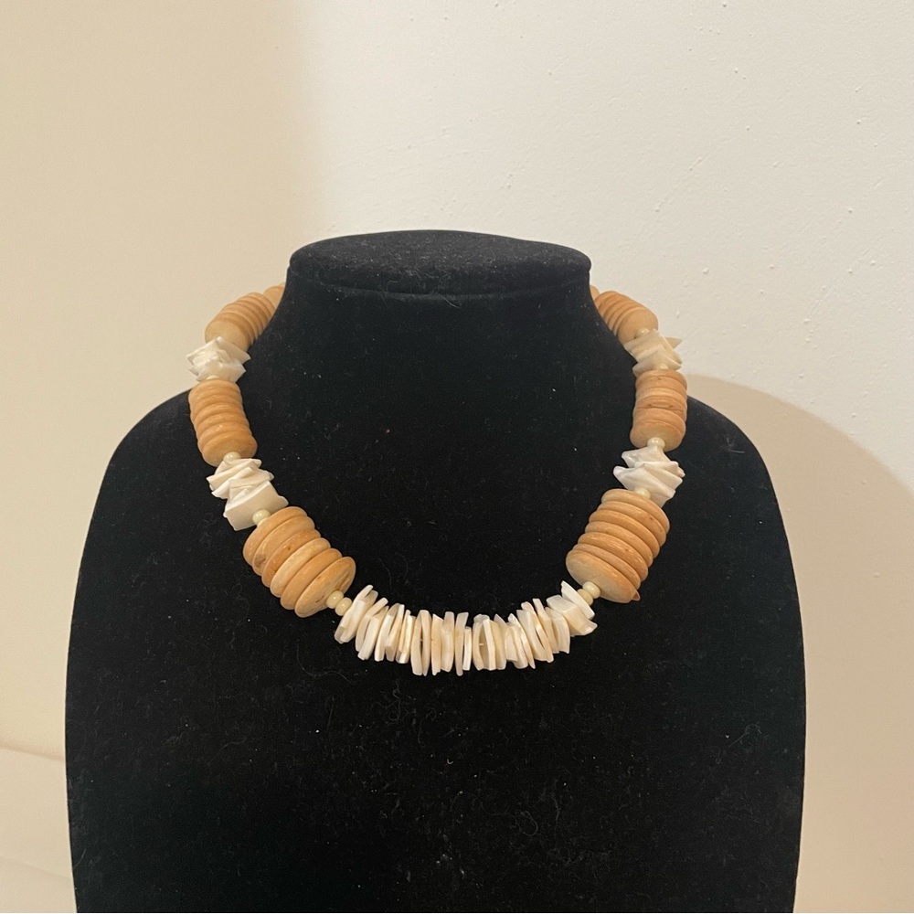 Vintage chunky shell wood necklace boho beachy artsy
